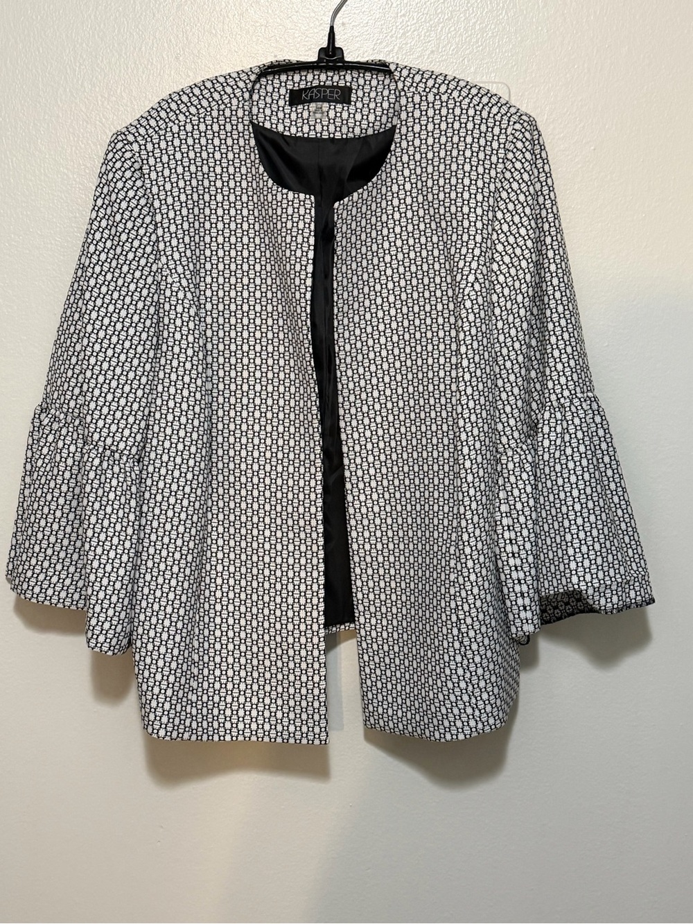 Kasper Monochrome Geometric Open-Front Jacket